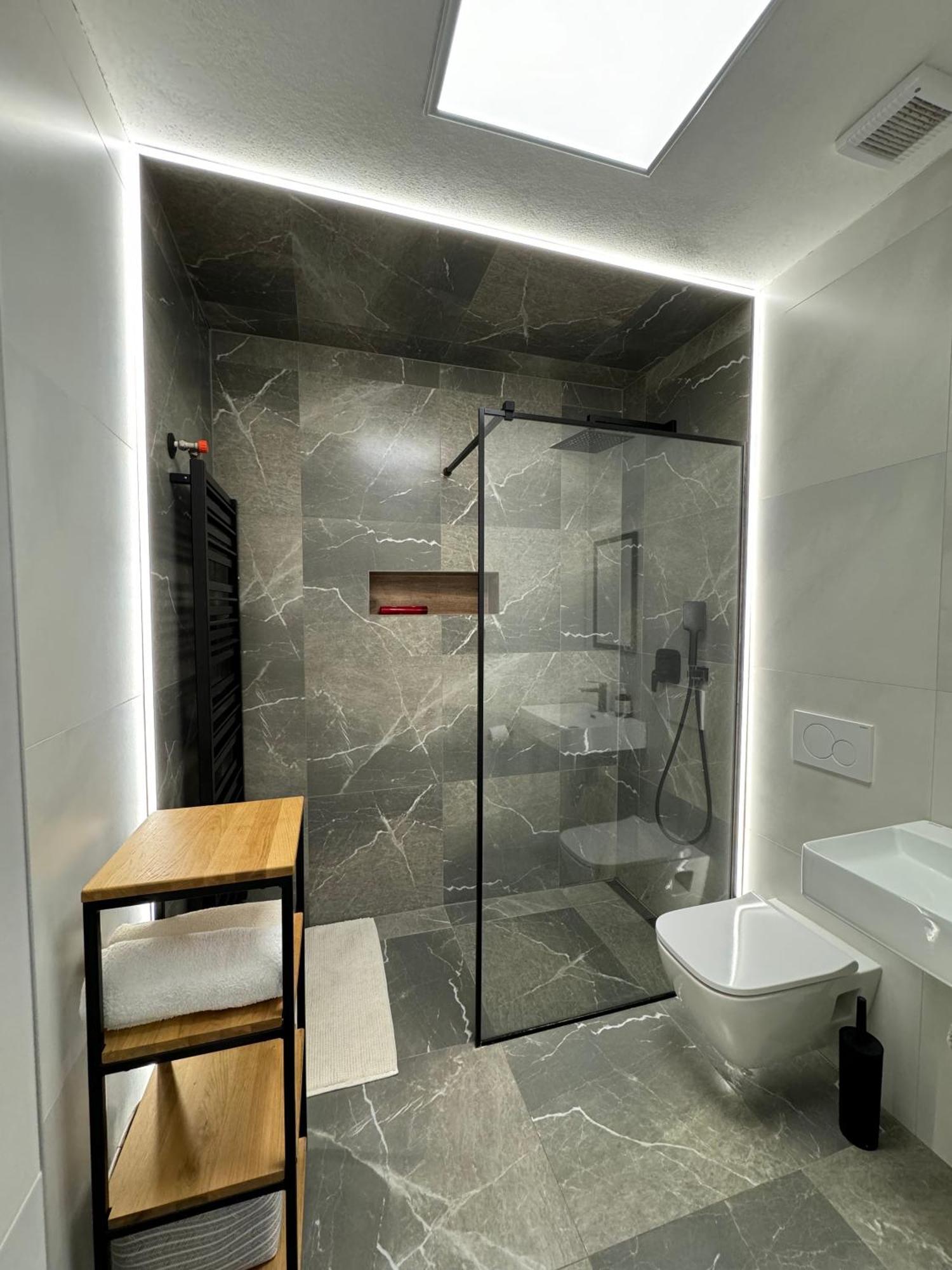Apartmanove Ubytovanie Pod Dubom Polny Kesov Екстериор снимка